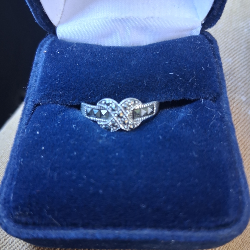 Elegant Silver Knot Ring